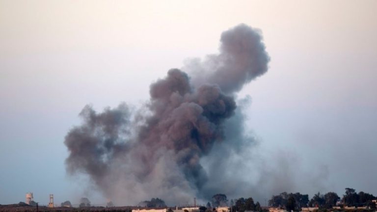 ΗΠΑ και Βρετανία βομβάρδισαν δεκάδες εγκαταστάσεις των ανταρτών Χούθι στην Υεμένη