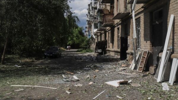 28 νεκροί από ουκρανικό βομβαρδισμό στο Λισιτσάνσκ