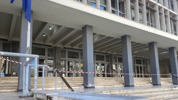 Να επανέλθει η αστυνομική φύλαξη των δικαστών, ζήτησε η πρόεδρος της ΕνΔΕ Μαργαρίτα Στενιώτη