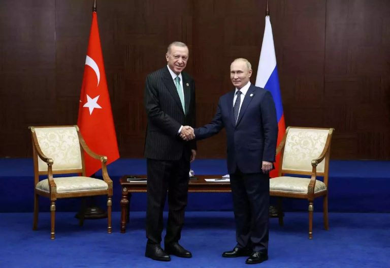 Ο Ερντογάν καλεί Πούτιν και Ζελένσκι στο τραπέζι των διαπραγματεύσεων
