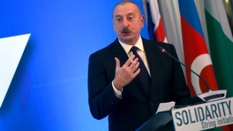 Οι κάλπες στο Αζερμπαϊτζάν άνοιξαν για τις προεδρικές εκλογές - Θεωρείται σίγουρη η επανεκλογή Αλίεφ