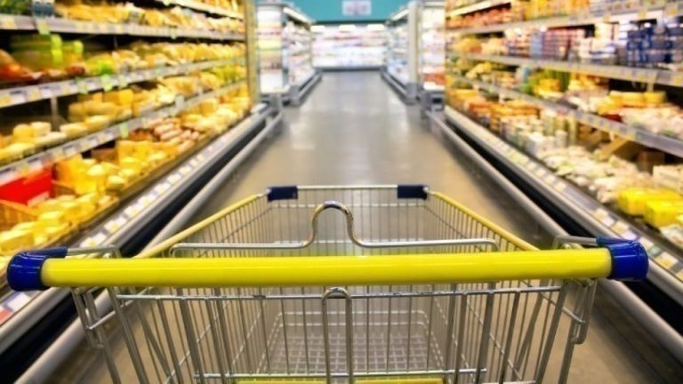 Από τις πρώτες μέρες του Μαρτίου θα είναι ορατές στους καταναλωτές οι μειώσεις τιμών στα είδη σούπερ μάρκετ