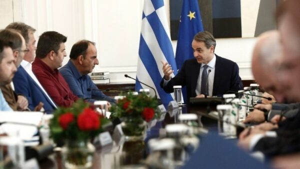 Ο πρωθυπουργός ανακοίνωσε φθηνότερο ρεύμα για όλους τους αγρότες για 2+8 χρόνια και προκαταβολή του ΕΦΚ 40 εκατ. ευρώ στα τέλη Μαρτίου