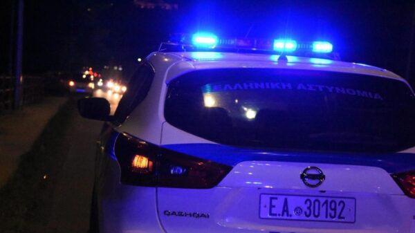Τράκαρε και εξαφανίστηκε παρατώντας το αυτοκίνητό του
