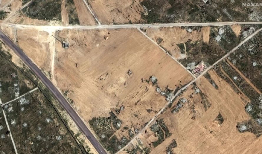 Η Αίγυπτος σηκώνει τείχος στα σύνορα με τη Λωρίδα της Γάζας – Δείτε δορυφορικές φωτογραφίες 