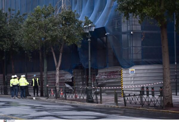 Έκρηξη βόμβας στην Σταδίου: Τι εξετάζει η Αντιτρομοκρατική για το «χτύπημα» – Τα «συγκοινωνούντα δοχεία» που ερευνώνται