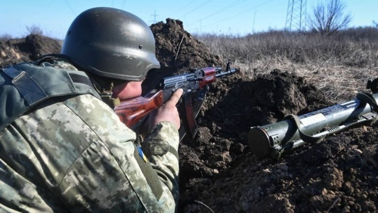 Ο στρατός της Ουκρανίας αποσύρθηκε από την Αβντιίβκα έπειτα από πολύμηνες μάχες με τις δυνάμεις της Ρωσίας