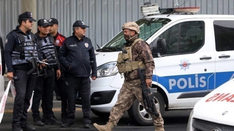 Ενενήντα συλλήψεις για την επίθεση στο Δικαστικό Μέγαρο της Κωνσταντινούπολης