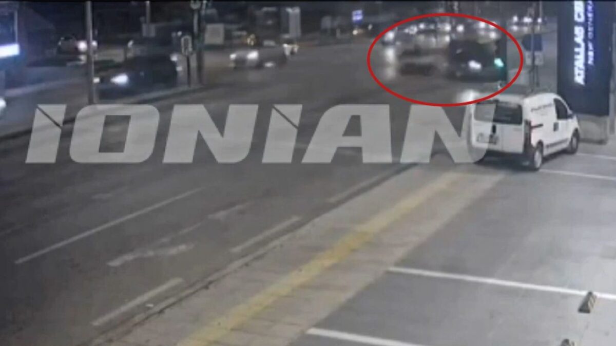 Πάτρα: Βίντεο ντοκουμέντο από το δυστύχημα με τους δύο νεαρούς και τη μοτοσικλέτα