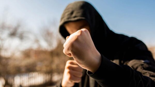 Άγρια συμπλοκή μαθητών στη Νάξο - Τραυματίστηκε 13χρονος ύστερα από ξυλοδαρμό