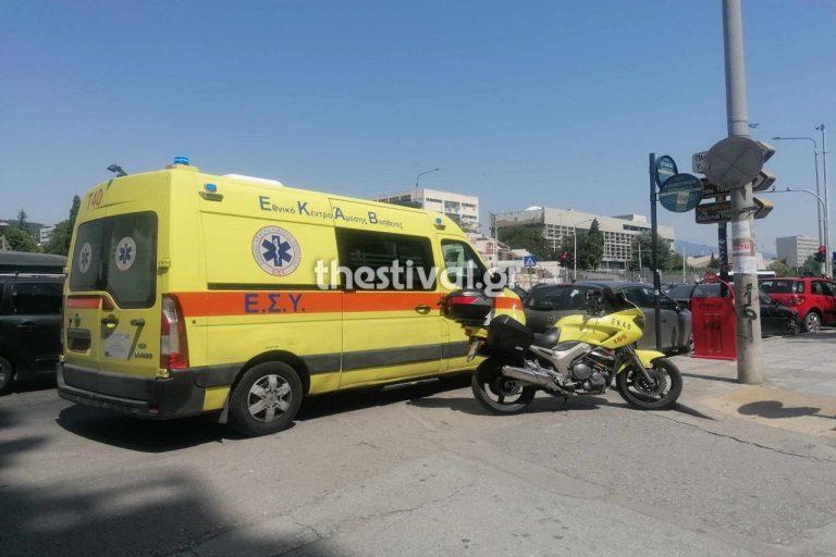 Θεσσαλονίκη: Στο νοσοκομείο μία γυναίκα μετά από σύγκρουση δύο οχημάτων