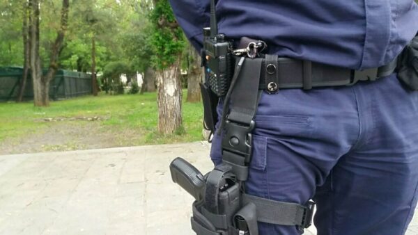 Χειροπέδες σε δύο αστυνομικούς από τις Εσωτερικές Υποθέσεις