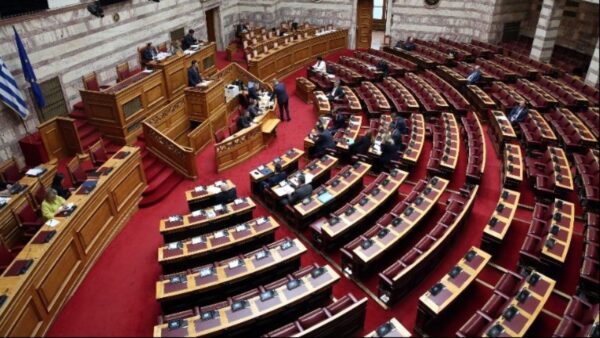 Συνεχίζεται στη Βουλή για 2η μέρα η συζήτηση για τα μη κερδοσκοπικά πανεπιστήμια