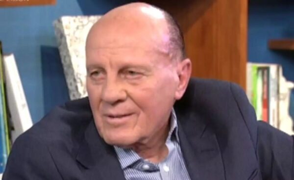 Μίμης Δομάζος: Αρνήθηκε να απαντήσει για την Βίκυ Μοσχολιού
