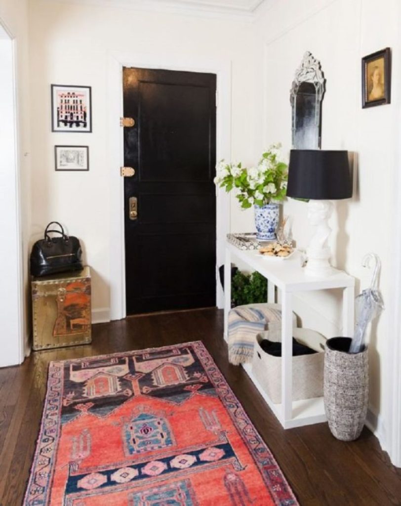 7 ιδέες για να δημιουργήσετε είσοδο στο μικρό σας διαμέρισμα!
