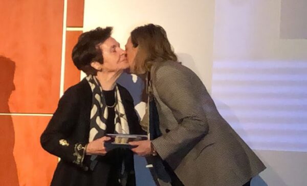 Παγκόσμια Ημέρα Γυναίκας: Τιμητική Βράβευση της Στέλλας Ελευθεριάδου από τον Σύλλογο Φίλων Δημόσιας Βιβλιοθήκης Σερρών- Video