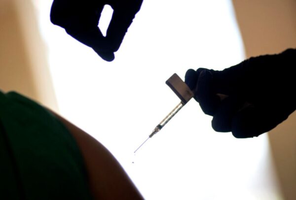 Βρετανία: Το πρώτο εμβόλιο για πρόληψη του καρκίνου του πνεύμονα