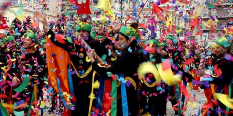 Θεσσαλονίκη: Αποφασισμένοι να κάνουν καρναβαλική παρέλαση παρά την απαγόρευση της τροχαίας