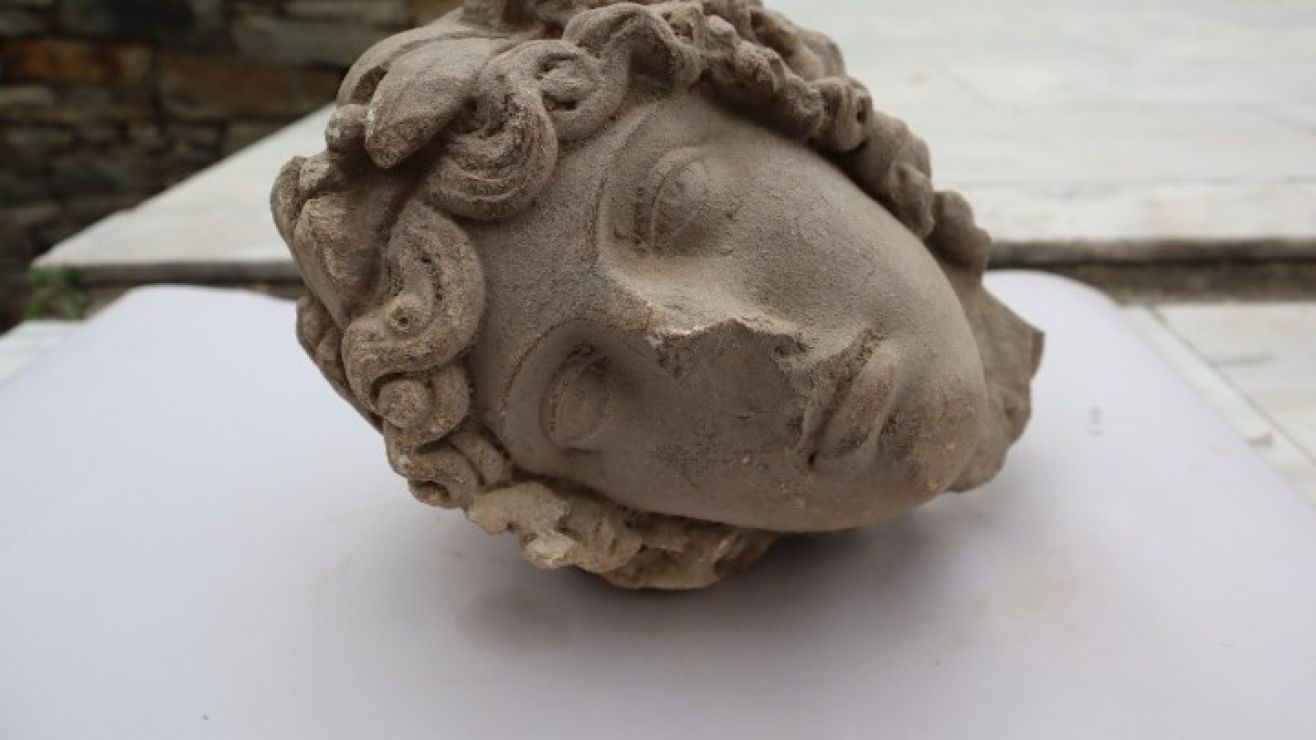 Ανασκαφή Φιλίππων: Φοιτητές ανακάλυψαν κεφαλή αγάλματος Απόλλωνα