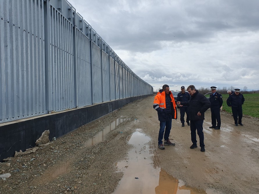 Αυτοψία του υπουργού Προστασίας του Πολίτη, στα έργα επέκτασης του φράχτη στον Έβρο