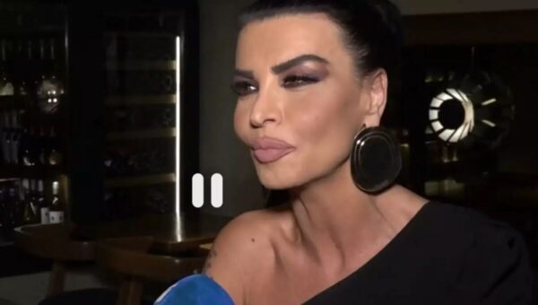 Νίνα Λοτσάρη – Αντέδρασε σε ερώτηση ρεπόρτερ: «Αυτά δεν τα ρωτάμε σε μια δεσμευμένη»