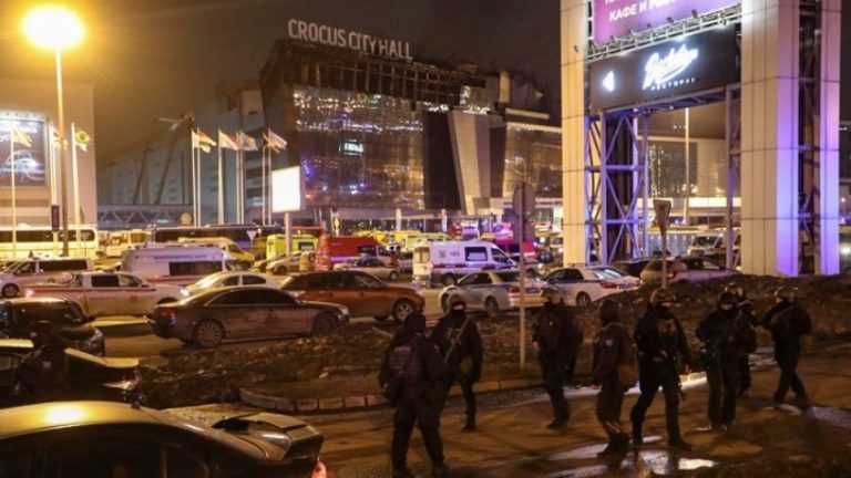 Μακελειό στη Μόσχα: Τουλάχιστον 60 νεκροί και 115 τραυματίες από την επίθεση σε συναυλιακό χώρο