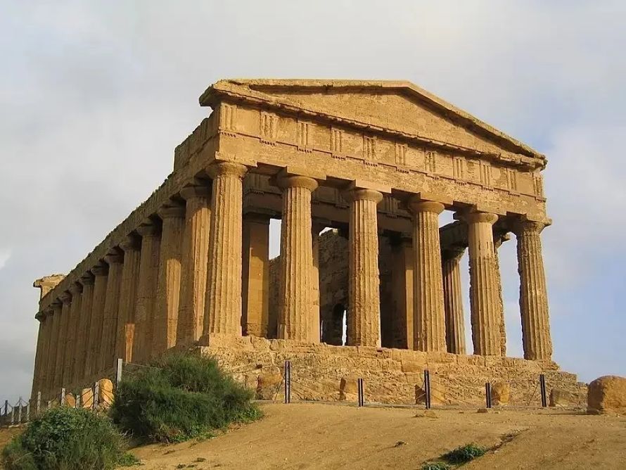 Έκπληκτοι οι αρχαιολόγοι: Έφεραν στο φως ένα άγνωστο μέχρι σήμερα κτίριο σε αρχαία ελληνική πόλη