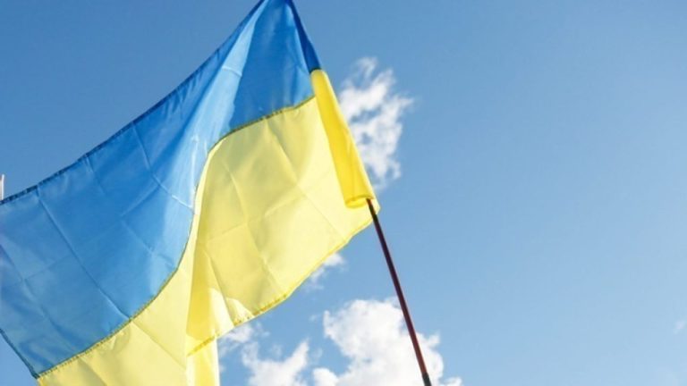 Η καθυστέρηση της αμερικανικής βοήθειας «σοκάρει» την Ουκρανία, λέει το Κίεβο