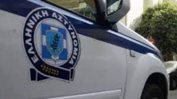 Συνελήφθη αστυνομικός για μαστροπεία κατ’ εξακολούθηση και παράβαση της νομοθεσίας για τα όπλα