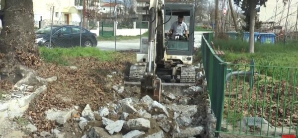 Σέρρες: Έπιασαν και πάλι δουλειά τα συνεργεία στην Πλατεία Ειρήνης -Video