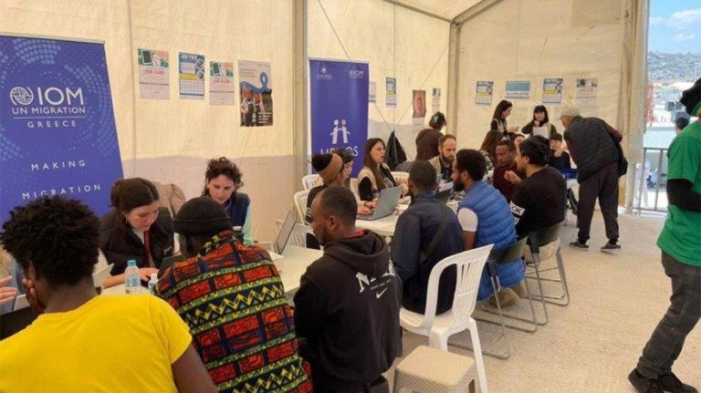 1.000 πρόσφυγες από τη δομή της Λέσβου συνάντησαν πιθανούς εργοδότες τους