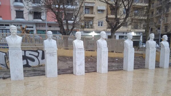 Θεσσαλονίκη: Έβαψαν με σπρέι τις προτομές των Μακεδονομάχων (φωτο)