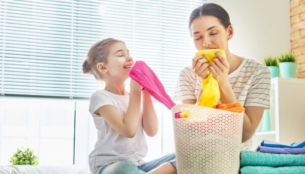 4 λόγοι που κάνουν τα ρούχα να βγαίνουν άοσμα από το πλυντήριο