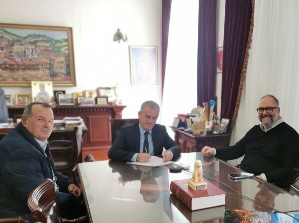 Σέρρες: Υπεγράφη η σύμβαση για την Αντικατάσταση τμήματος άρδευσης ΤΟΕΒ Νιγρίτας