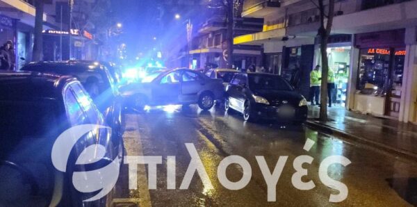 Δείτε φωτογραφίες: Τροχαίο χθες τα ξημερώματα σε κεντρικό δρόμο των Σερρών