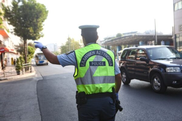 Θεσσαλονίκη: “Βροχή” τα πρόστιμα από την Τροχαία για παράνομη στάθμευση και υπερβολή ταχύτητα – Πάνω από 700 σε 2 μέρες