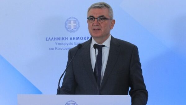 Π. Τσακλόγλου: Το 8 θα είναι το πρώτο νούμερο του νέου κατώτατου μισθού
