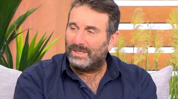 Ηλίας Βαλάσης: «Βρεθήκαμε ερωτικά με την γυναίκα μου για τρίτο παιδί και το ίδιο απόγευμα «έφυγε» η μητέρα μου»