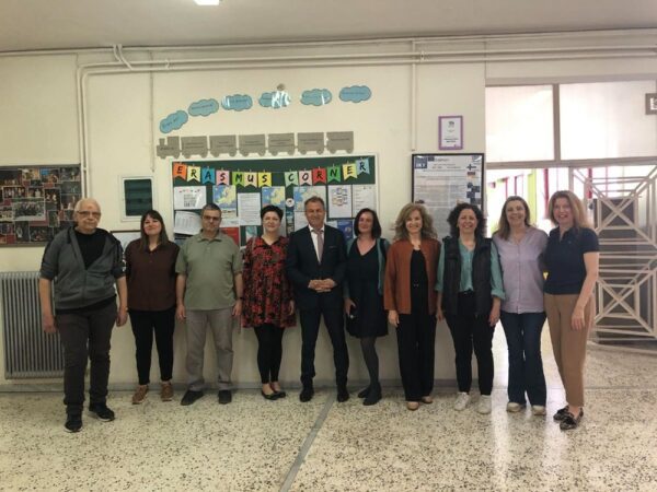 4ο ΓΕΛ Σερρών: Εκπαιδευτικοί από την Ρουμανία φιλοξενήθηκαν και επιμορφώθηκαν στις τάξεις του