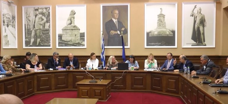 Ένταση στο δημοτικό συμβούλιο για τους συμβασιούχους covid- Β.Μητλιάγκα: “Άλλοι έπαιξαν πολιτικά παιχνίδια στις πλάτες τους”- Video