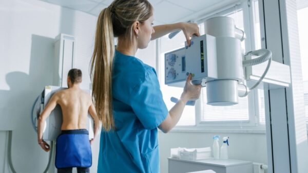 ΕΚΠΑ: Αναγκαίος ο προσυμπτωματικός έλεγχος για καρκίνο του πνεύμονα