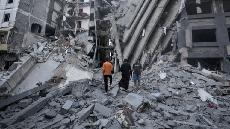 Υπό την πίεση των ΗΠΑ, το Ισραήλ υπόσχεται να αυξήσει την ανθρωπιστική βοήθεια που φθάνει στη Λωρίδα της Γάζας