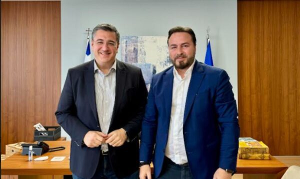 Συνάντηση του Διαμαντή Γκολιδάκη με τον περιφερειάρχη Κεντρικής Μακεδονίας Απόστολο Τζιτζικώστα