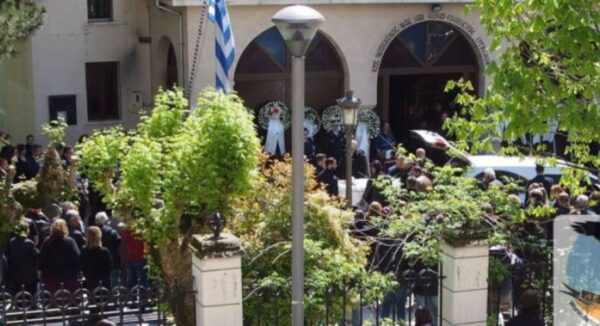 Γρεβενά: Το τελευταίο αντίο στον αστυνομικό που καταπλακώθηκε από κτίριο στο Πασαλιμάνι- Video