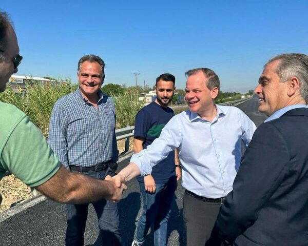 Ο Κ.Καραμανλής στο εργοτάξιο της περιαστικής οδού