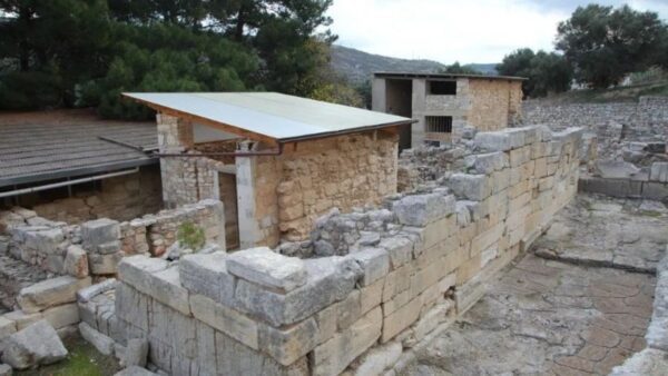 ΥΠΠΟ: Επεμβάσεις στερέωσης στο «Μικρό Ανάκτορο» της Κνωσού