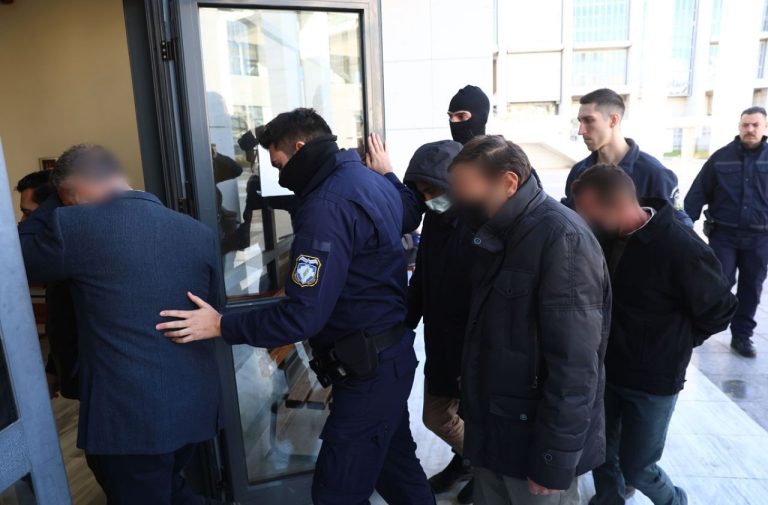 Κολωνός: Στη φυλακή ο 55χρονος και ο «Μιχάλης» – Αναστολή σε 17 καταδικασθέντες