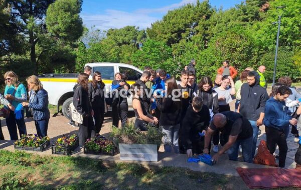 Θεσσαλονίκη: Μαθητές καθαρίζουν τους Κήπους του Πασά – Να αυξηθούν οι περιπολίες, ζητά ο Αγγελούδης (video)