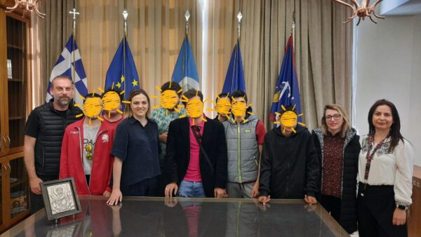 Η Δήμαρχος Σερρών υποδέχθηκε τους μαθητές του Ε.Ε.Ε.ΕΚ. Σερρών- Ζήτησαν στήριξη για το Παγκόσμιο Φεστιβάλ Αρχαίου Θεάτρου