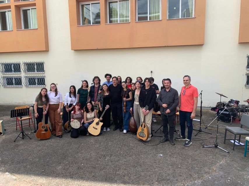 Επίσκεψη του Θανάση Παπακωνσταντίνου στο Μουσικό Σχολείο Σερρών